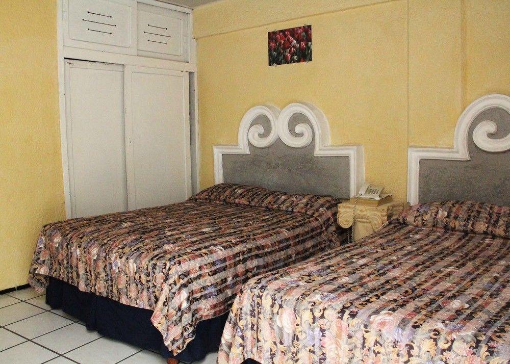 Hotel Suites Elia Noemi Мерида Екстериор снимка
