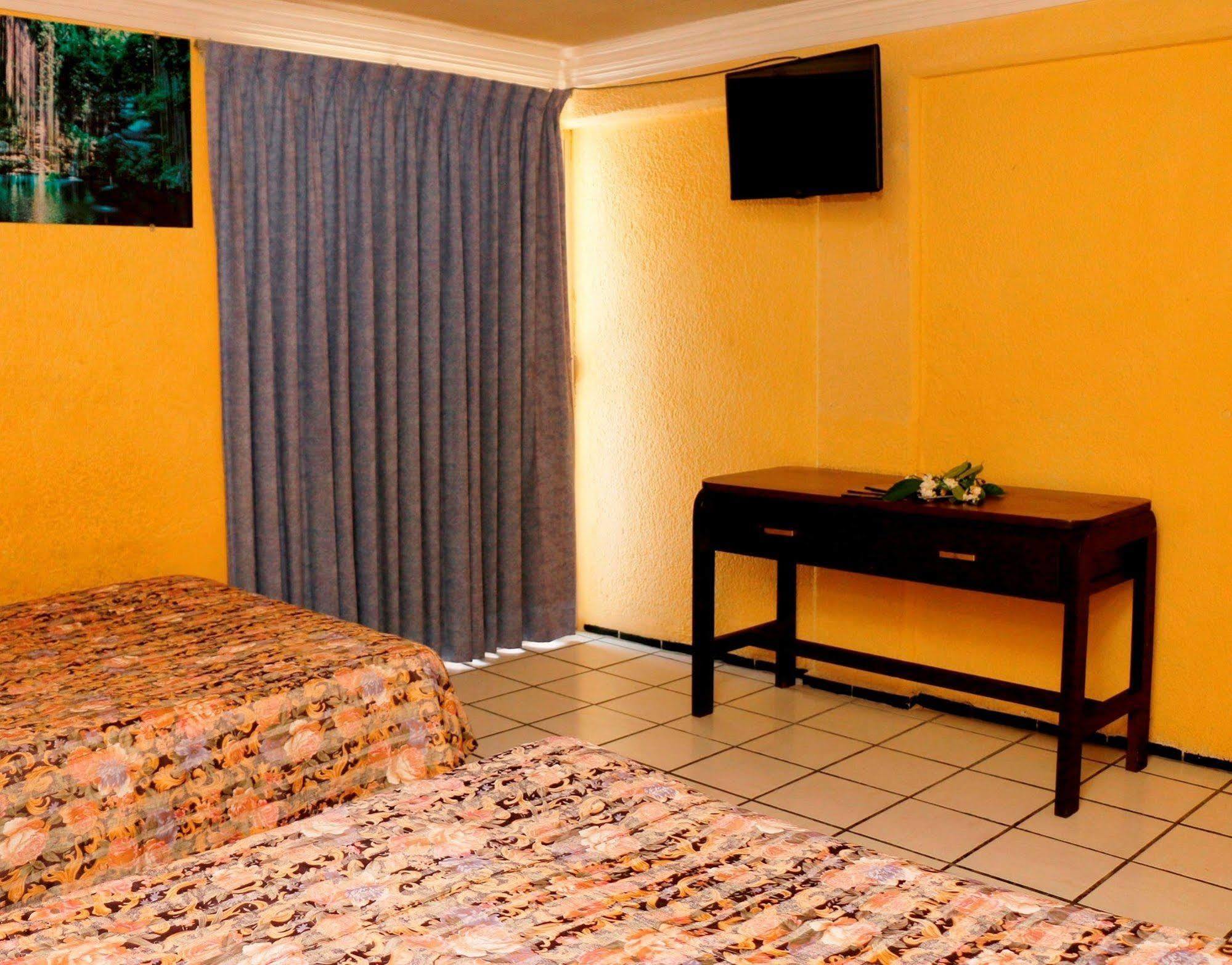 Hotel Suites Elia Noemi Мерида Екстериор снимка