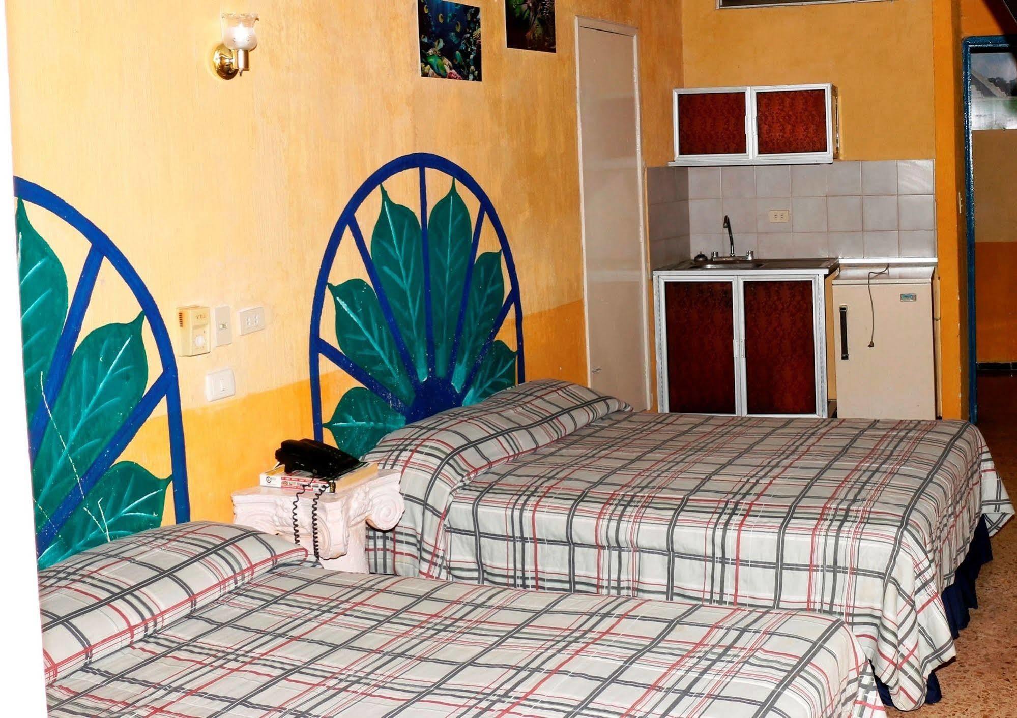 Hotel Suites Elia Noemi Мерида Екстериор снимка