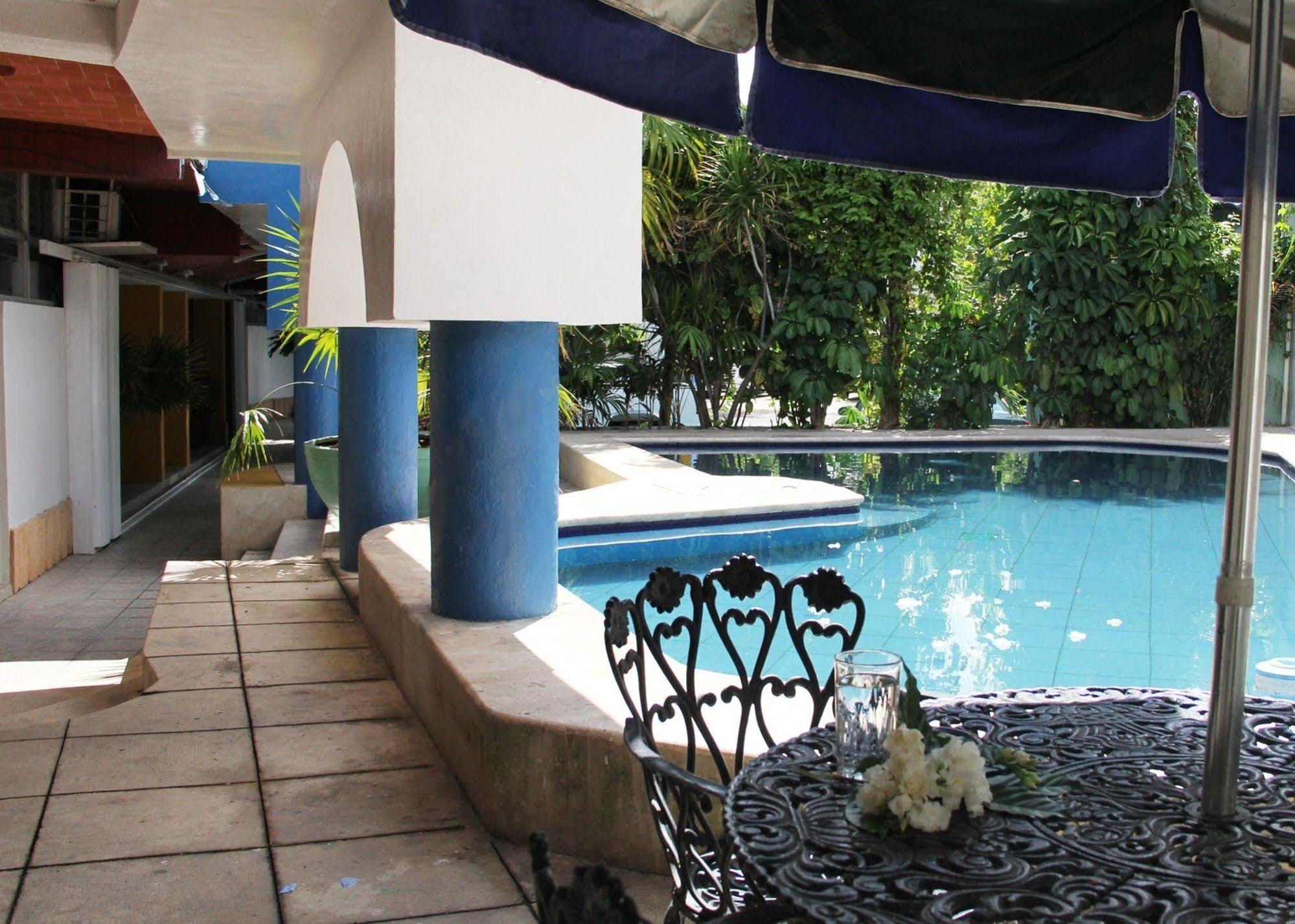 Hotel Suites Elia Noemi Мерида Екстериор снимка